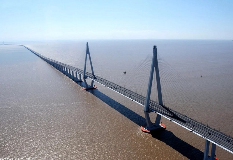 پل هانگژو بی (Hangzhou Bay Bridge)، چین